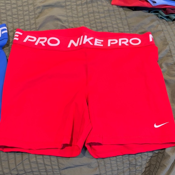 Women’s Nike Pro Blue and Red Athletic Shorts Size XL - Picture 2 of 5